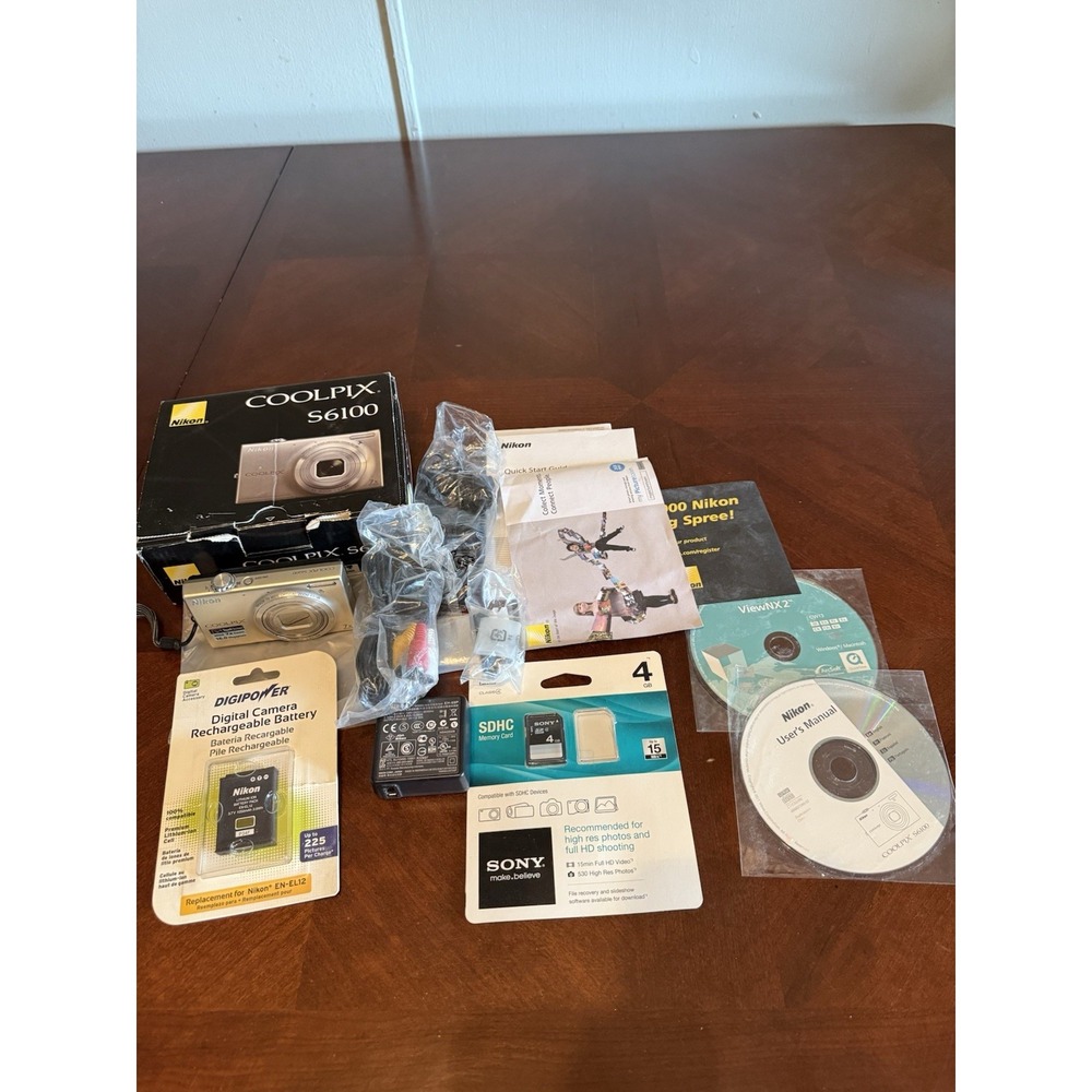Nikon COOLPIX S6100 16.0MP Silver Digital Camera Bundle wUSBcharger Software - Picture 2 of 11